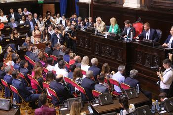 bronca de la ucr y el pro, que dejaron plantado a axel kicillof en la legislatura