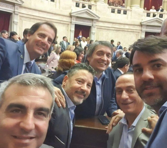 Máximo Kirchner tiene el apoyo de los intendentes del Conurbano para conducir el PJ