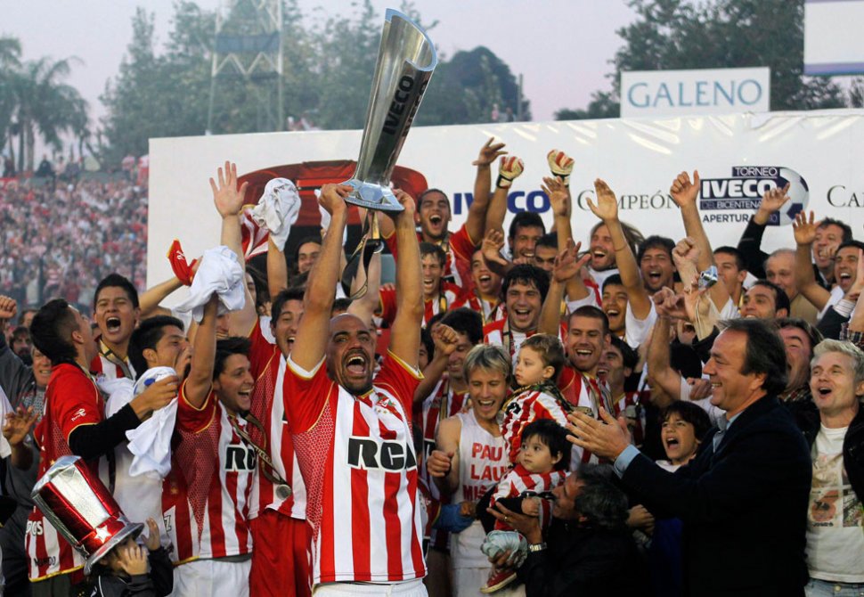 Resultado de imagen para estudiantes titulo 2010