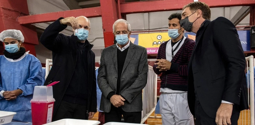 Larreta en el vacunatorio de River: por entonces no hubo chicanas.