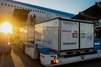 Vacunas: arribaron 371.200 dosis nuevas de Sinopharm