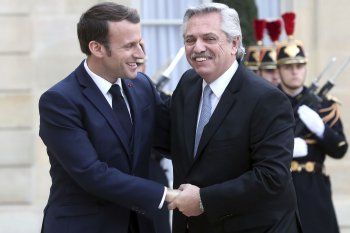 Alberto Fernández fue invitado por su francés, Macron