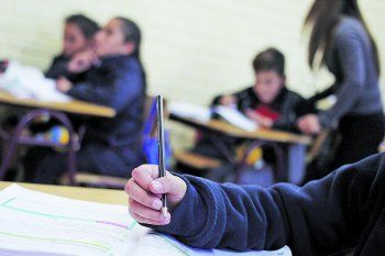 Colegios de Tolosa bajo cero: sin calefacción ni puertas, vecinos realizarán jornada solidaria
