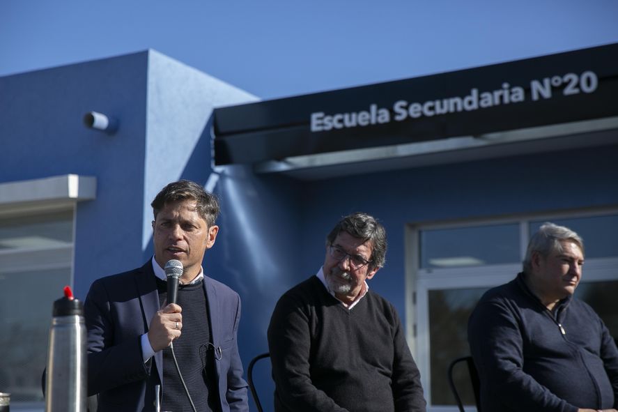 El gobernador Axel Kicillof aseguró que los jóvenes son "prioridad" para la gestión al tiempo que volvió a cuestionar las políticas de María Eugenia Vidal.
