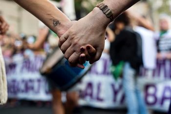 Alberto Fernández difundió un mensaje por el 8M
