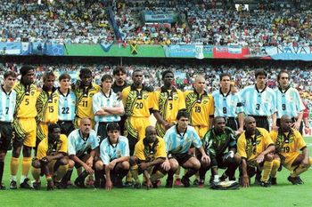 aquella cancion de una banda rusa sobre argentina jamaica en 1998
