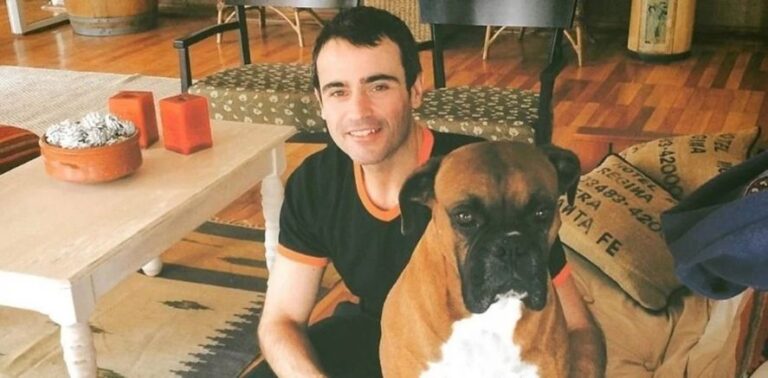 Balearon a un profesor cuando salía de su casa y se trataría de un ajuste de cuentas