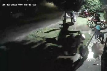 un gendarme se resistio a un robo y mato a un motochorro e hirio a otro