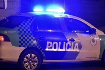 city bell: dos horas de pesadilla en un robo tras una cena con un hombre de 85 anos herido