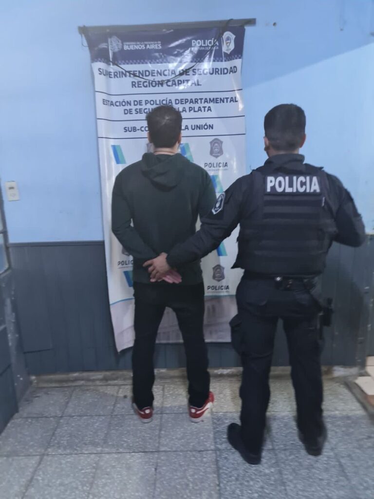 Detienen a un docente acusado de abusar a una adolescente