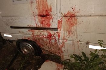 El ladrón quedó con la mano comprometida al caérsele el chasis encima