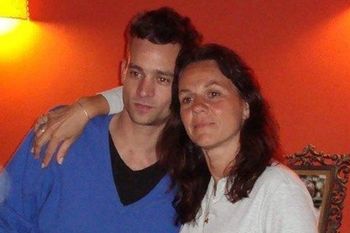Marina junto a su hijo Chano