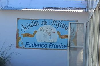 berisso: brutal reaccion de una madre en un jardin de infantes