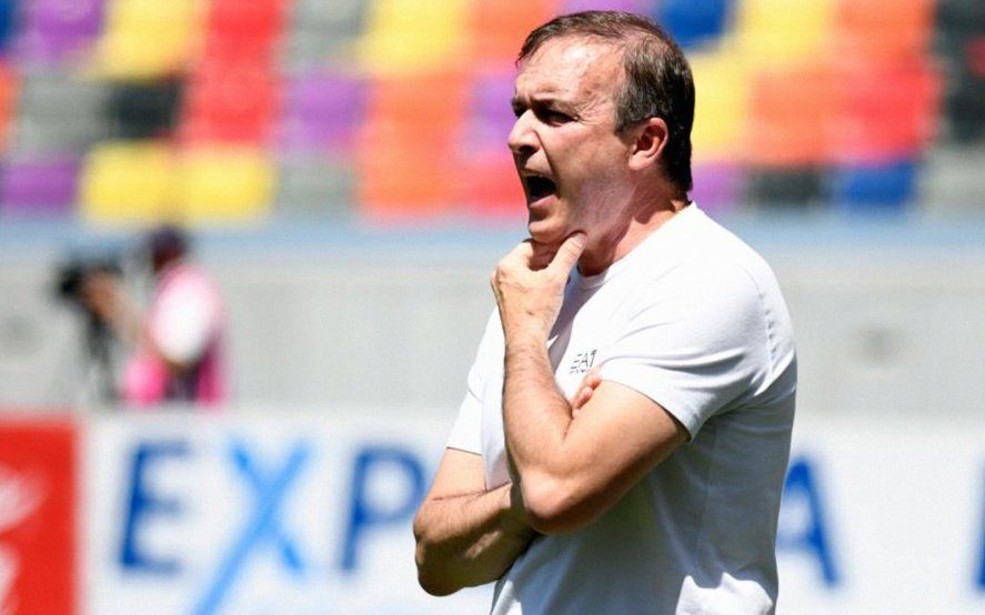 Abel Balbo ya piensa en el armado del plantel de Estudiantes.