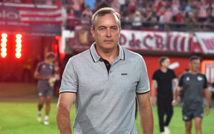 Abel Balbo en UNO, en su primer partido con el público de Estudiantes.