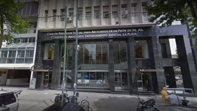 El Colegio de Abogados de la Provincia denuncia que la justicia laboral se encuentra diezmada por la falta de designación de jueces. Hablamos con Eduardo Sreider, presidente de la Comisión de Derecho Laboral