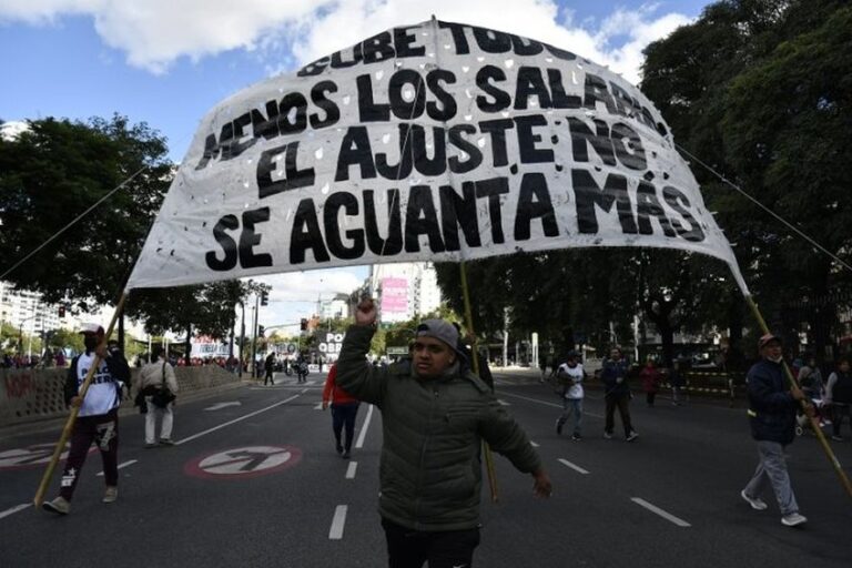 Acampe 9 de Julio: el Gobierno dijo “cortando calles no los recibo”