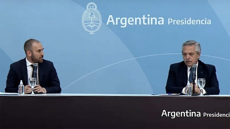 Martín Guzmán defendió su gestión en un acto con Alberto Fernández
