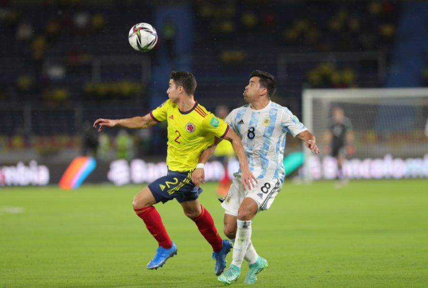 Acuña, una de las alternativas recurrentes de Scaloni en la banda izquierda de Argentina