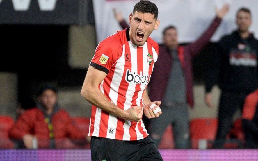 A pesar de ser defensor, Agustín Rogel es uno de los goleadores de Estudiantes en 2022.