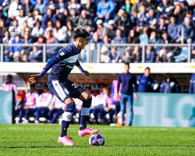 Alan Lescano en Gimnasia ante Sarmiento por la Liga Profesional Alan Lescano en Gimnasia ante Sarmiento por la Liga Profesional