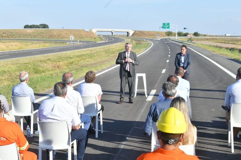 Alberto Fernández inauguró un tramo de la Ruta Nacional 8