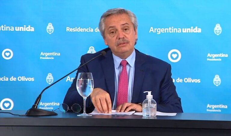 La imagen positiva de Alberto Fernández cayó 14 puntos