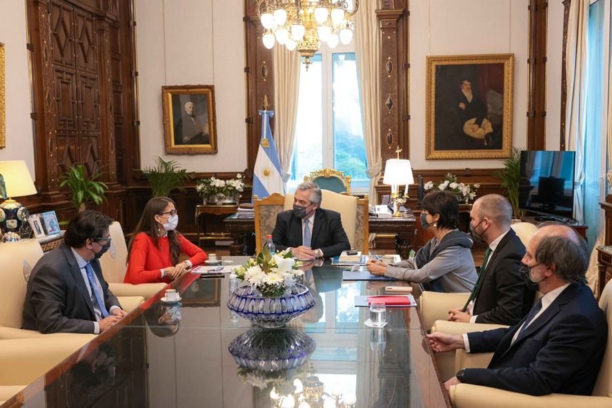 Alberto Fernández se reunió con la ministra de las mujeres, Elizabeth Gómez Alcorta. Luego vinieron los anuncios.