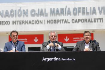 Alberto Fernández junto a Mario Ishii este mediodía.