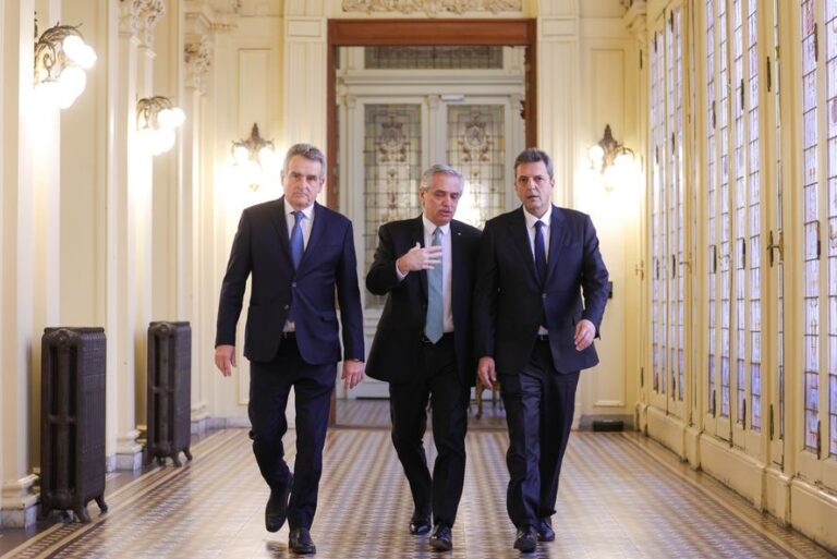 Los 20 datos económicos que entusiasman al oficialismo