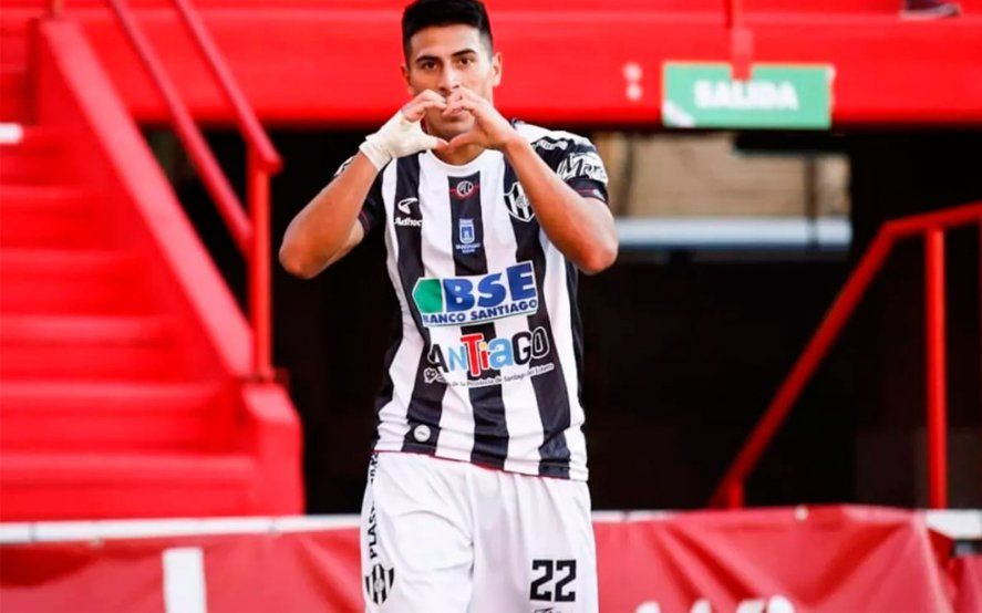 Alejandro Martínez tuvo un buen torneo en Central Córdoba y Estudiantes lo busca.