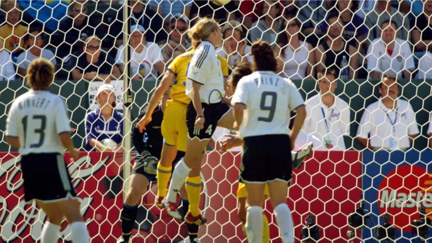 El fútbol femenino de Alemania festejó en la Final ante Suecia por gol de oro. El fútbol femenino de Alemania festejó en la Final ante Suecia por gol de oro.