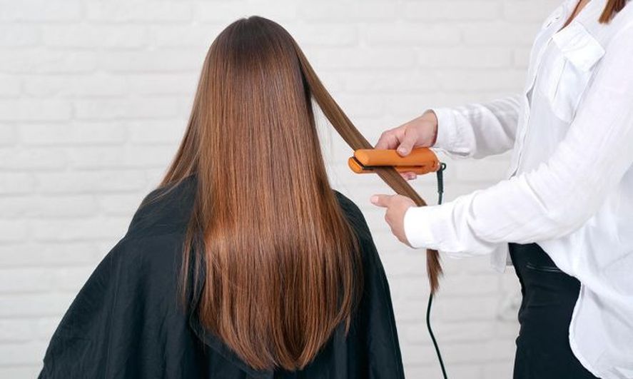 Anmat prohibió la venta de varios productos para alisar el cabello.