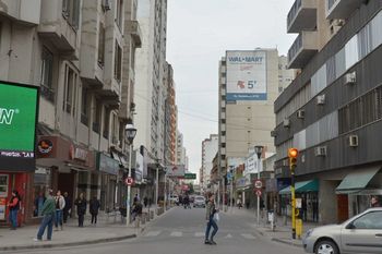 comerciantes de bahia blanca cuestionan el bono de 60 mil y exigen que se discuta en paritarias