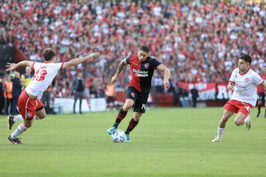 Javier Altamirano en la visita de Estudiantes a Newell´s Javier Altamirano en la visita de Estudiantes a Newell´s