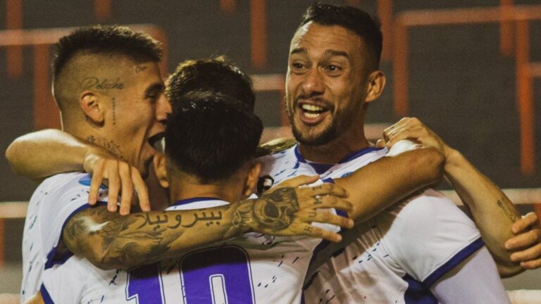 Primera Nacional: Alvarado consiguió la reacción y sueña
