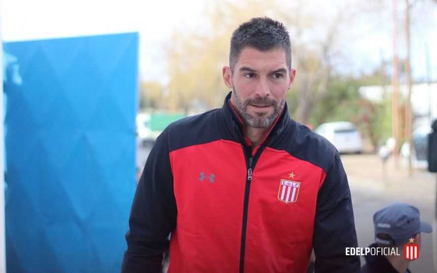 Estudiantes no hizo caso a las ofertas de Elche y Sampdoria por Andújar.