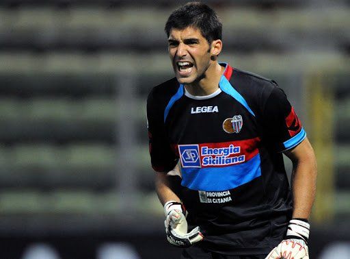 Andújar coincidió con Schelotto en Catania en 2011.