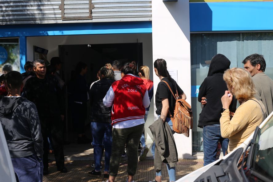 Las fechas de cobro de jubilaciones, pensiones, AUH y otras prestaciones en noviembre ya están disponibles. Mirá cuándo paga Anses según la terminación del DNI.