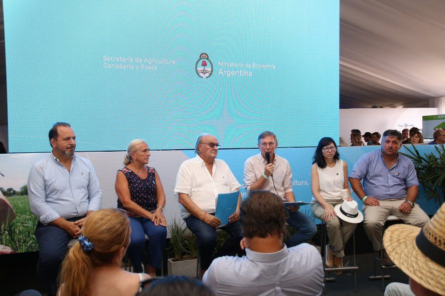Funcionarios del gobierno nacional anunciaron medidas de apoyo y fomento al sector agropecuario durante la Expoagro 2023.