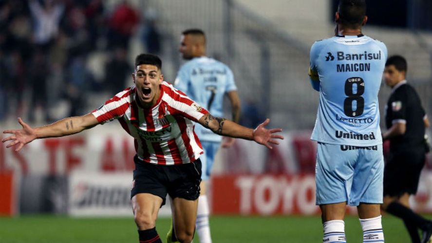 El último partido de Estudiantes en Copa Libertadores como local, antes de volver a UNO, había sido en Quilmes en 2018.