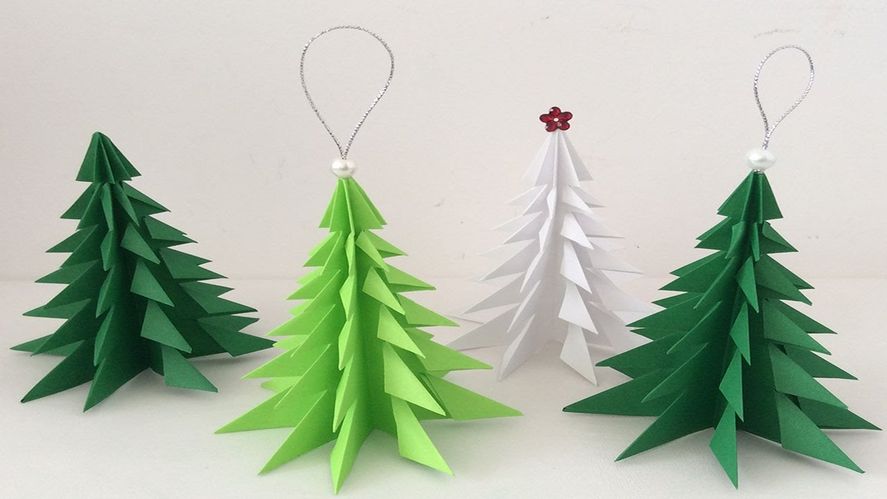 De papel o cartón, este árbol de Navidad es una idea muy buena para decorar todo el hogar.
