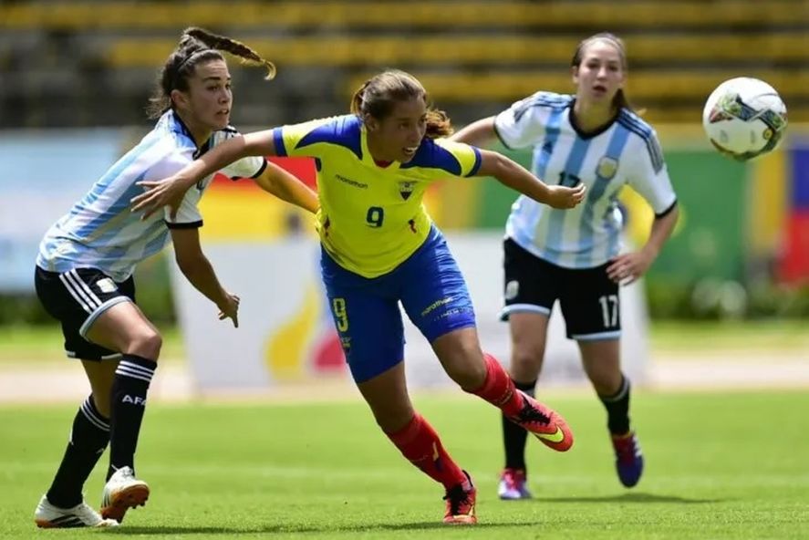 Ecuador dejó a Argentina sin la chance de un repechaje para el Mundial 2015. Ecuador dejó a Argentina sin la chance de un repechaje para el Mundial 2015.