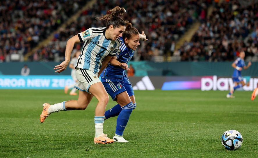 Romina Núñez en acción en Argentina vs. Italia por el Mundial Femenino 2023. Romina Núñez en acción en Argentina vs. Italia por el Mundial Femenino 2023.