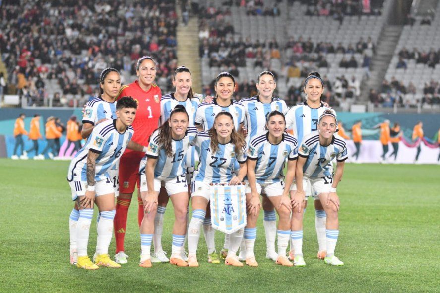 Las once titulares de Argentina ante Italia por el Mundial Femenino 2023. Las once titulares de Argentina ante Italia por el Mundial Femenino 2023.