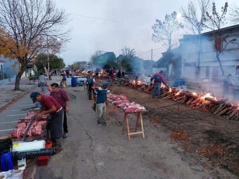 Asado gratis en Rauch: un festejo único para todo el pueblo