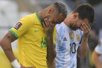 Conmebol decidió multas económicas y que el partido debe seguir. AFA apelará el fallo.