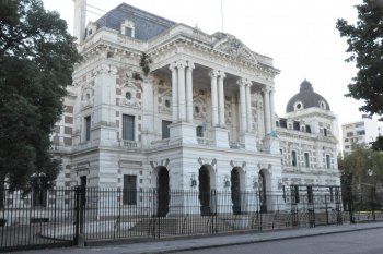 El Gobierno de la provincia de Buenos Aires y los gremios estatales encuadrados en la Ley 10.430 retomaron las paritarias para cerrar el ultimo incremento del 2020