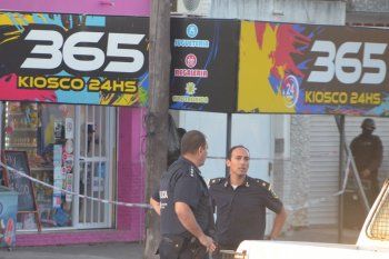 Claudio Peralta,  imputado en una causa por presunta venta ilegal de terrenos en Olavarría se encerró dentro de un comercio y amenazó con suicidarse.