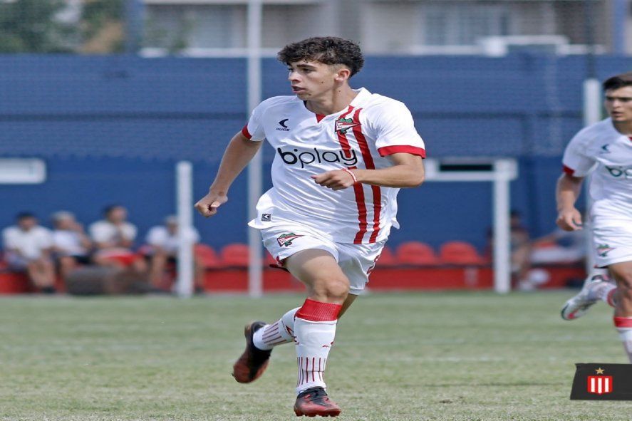 Axel Atum, futbolista de la Reserva de Estudiantes (2023)